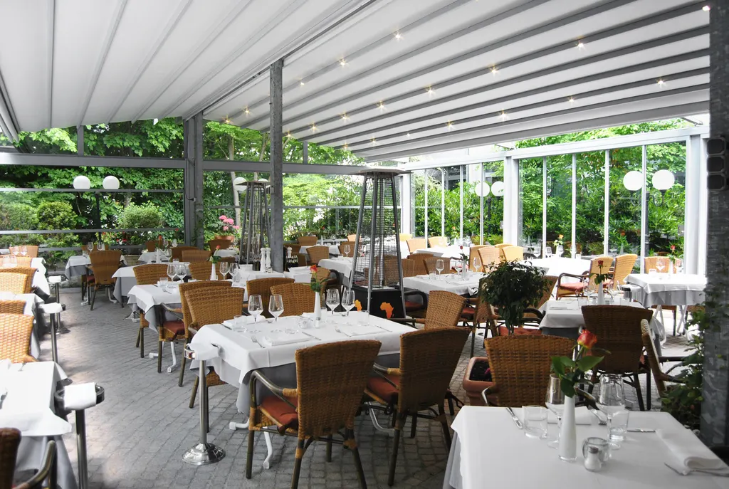 Mediterraner Ganzjahres-Garten des Ristorante Cortile