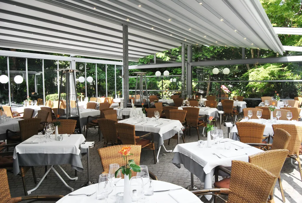Mediterraner Ganzjahres-Garten des Ristorante Cortile